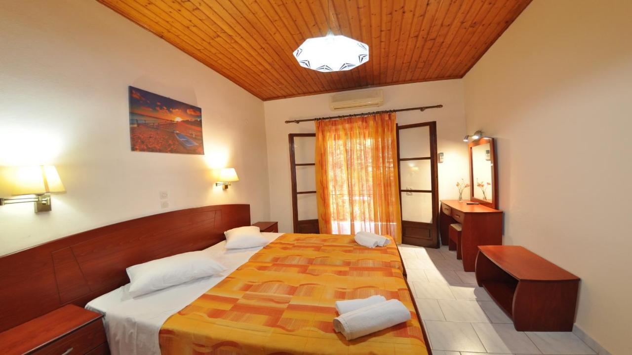 Villa Katerina Apartments Liapades Extérieur photo