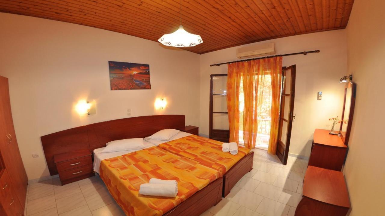 Villa Katerina Apartments Liapades Extérieur photo