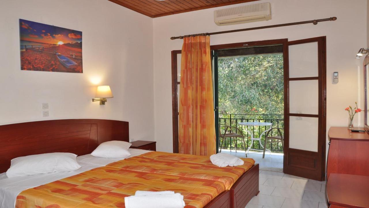 Villa Katerina Apartments Liapades Extérieur photo