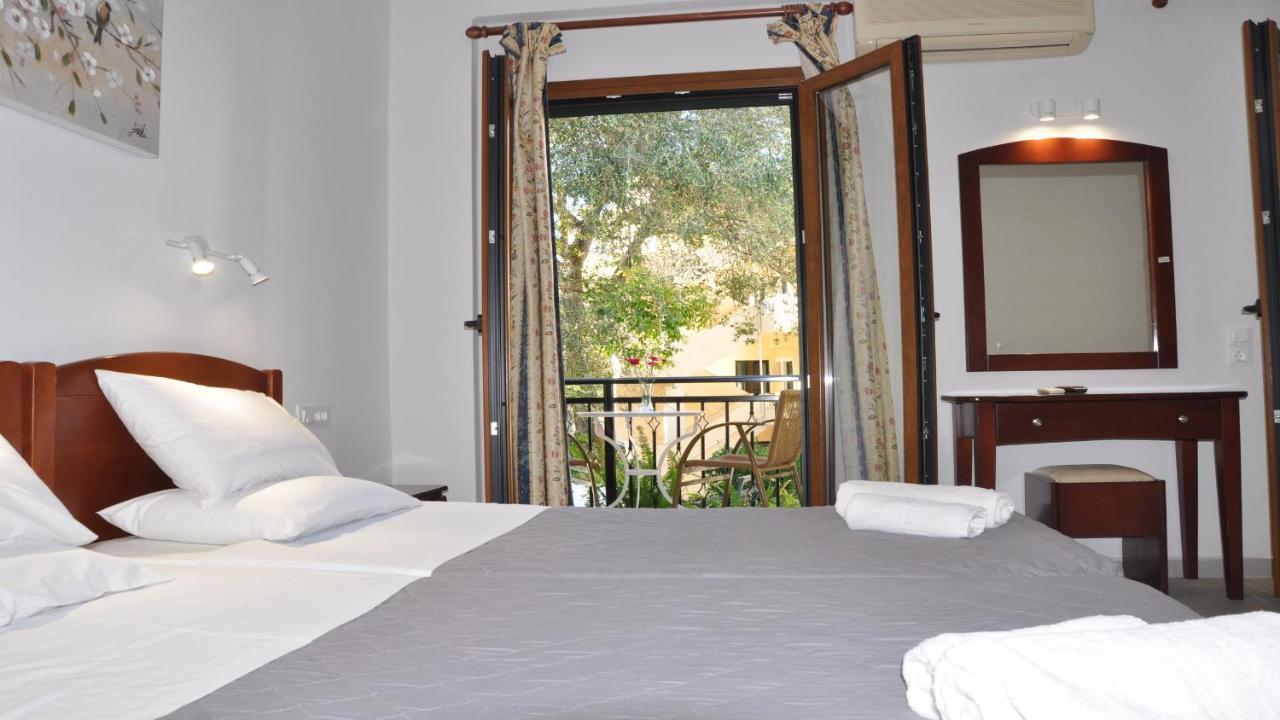 Villa Katerina Apartments Liapades Extérieur photo