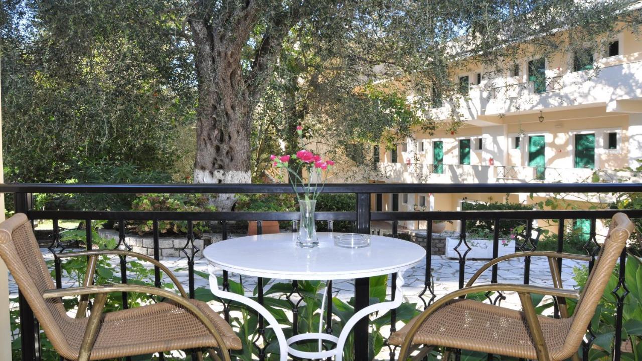 Villa Katerina Apartments Liapades Extérieur photo