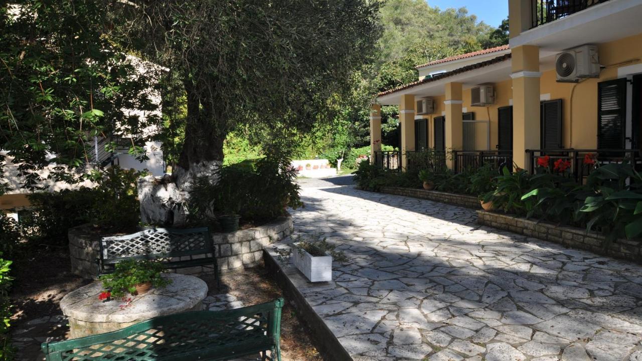 Villa Katerina Apartments Liapades Extérieur photo