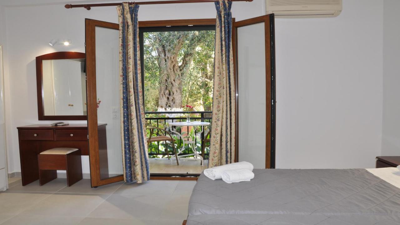 Villa Katerina Apartments Liapades Extérieur photo