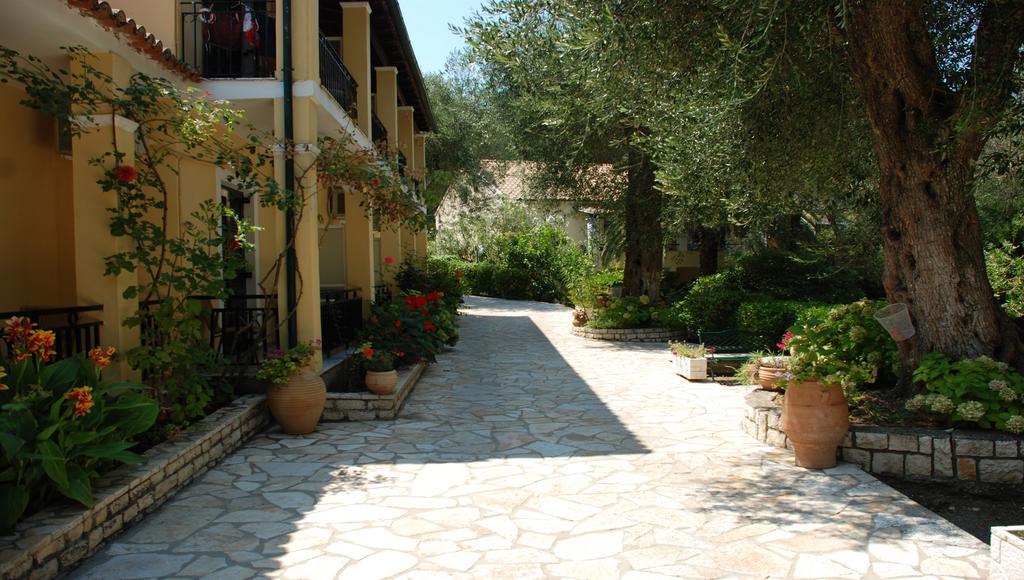 Villa Katerina Apartments Liapades Extérieur photo